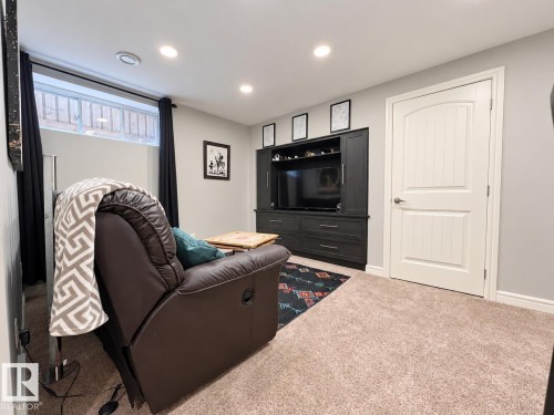 8431 Sloane Crescent Nw, Edmonton, AB 