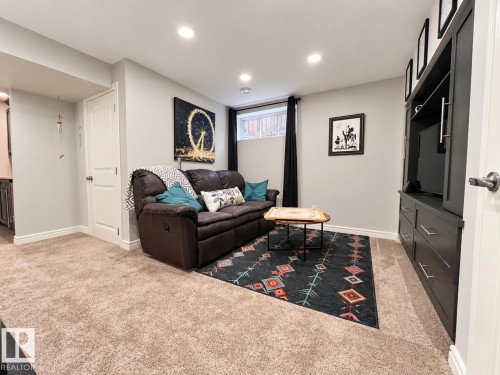 8431 Sloane Crescent Nw, Edmonton, AB 