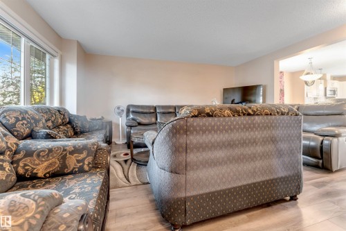 2870 Maple Way Nw, Edmonton, AB 