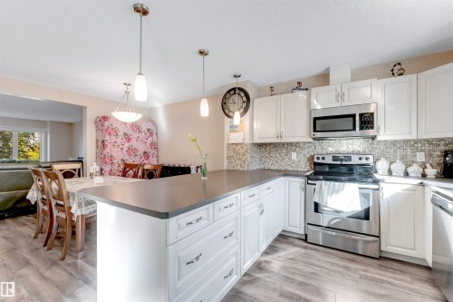 2870 Maple Way Nw, Edmonton, AB 