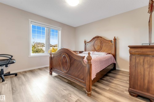 2870 Maple Way Nw, Edmonton, AB 
