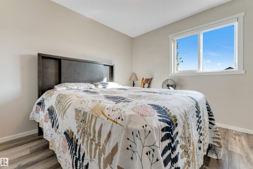 2870 Maple Way Nw, Edmonton, AB 