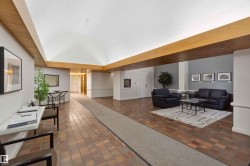 Lobby - 
