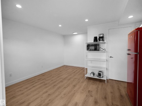 Flex room at the back of the home. - 1704 Keene Crescent Sw, Edmonton, AB 