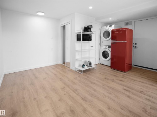 Flex room at the back of the home. - 1704 Keene Crescent Sw, Edmonton, AB 