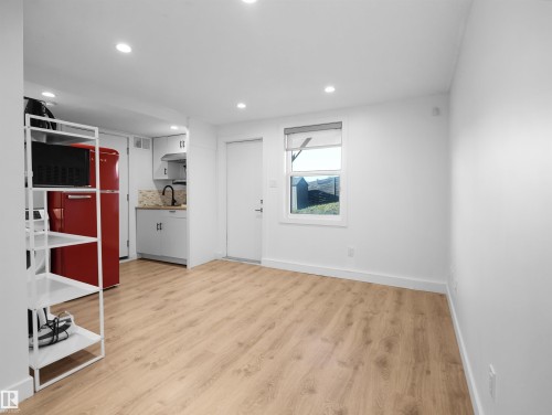 Flex room at the back of the home. - 1704 Keene Crescent Sw, Edmonton, AB 