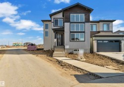 3005 7A Avenue SW Edmonton, AB T6X 3M3