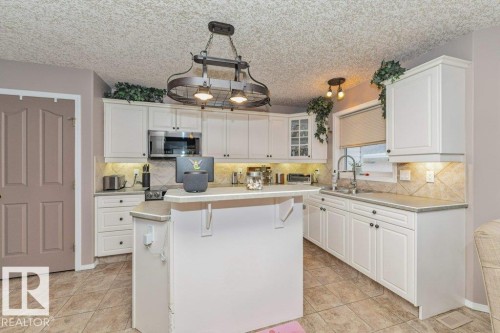 16532 75 Street Nw, Edmonton, AB 