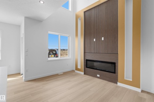 8510 223A Street Nw, Edmonton, AB 