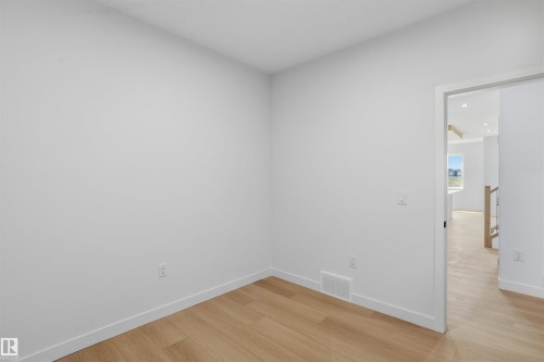 8510 223A Street Nw, Edmonton, AB 