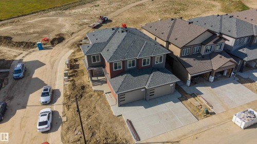 8506 223A Street Nw, Edmonton, AB 