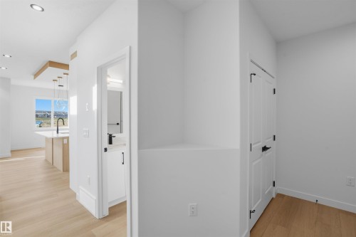 8506 223A Street Nw, Edmonton, AB 