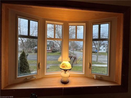 144 Forest Avenue, Port Colborne, ON - Indoor Photo Showing Bedroom