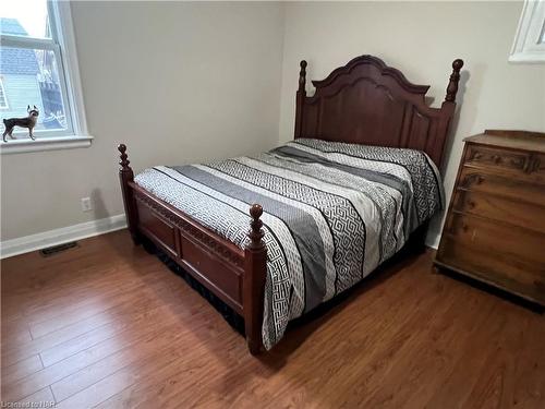 144 Forest Avenue, Port Colborne, ON - Indoor Photo Showing Bedroom