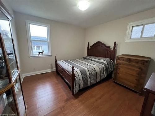 144 Forest Avenue, Port Colborne, ON - Indoor Photo Showing Bathroom