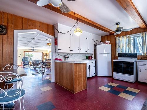 10209 Camelot Drive, Wainfleet, ON - Indoor Photo Showing Kitchen