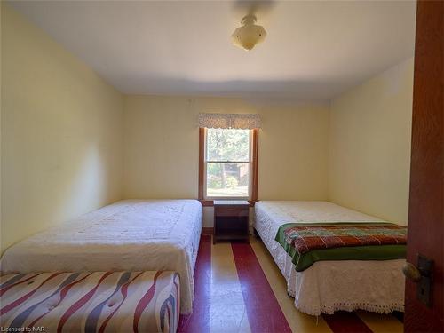 10209 Camelot Drive, Wainfleet, ON - Indoor Photo Showing Bedroom