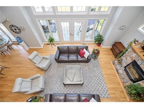 717 Metler Road, Fenwick, ON - Indoor Photo Showing Living Room With Fireplace
