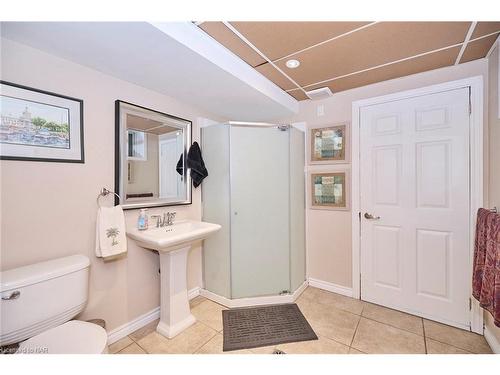 717 Metler Road, Fenwick, ON - Indoor Photo Showing Bathroom