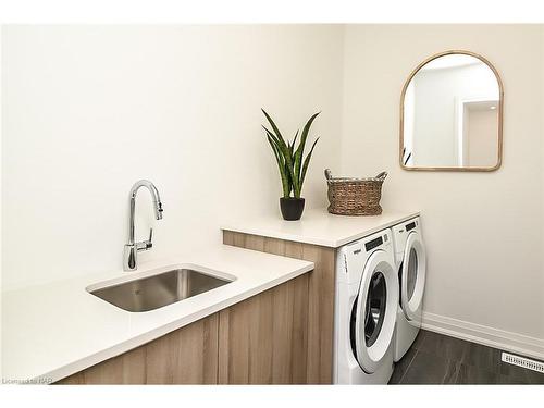 2-3318 Weinbrenner Road, Niagara Falls, ON - Indoor Photo Showing Laundry Room