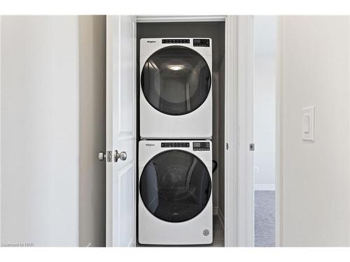 7101 Parsa Street, Niagara Falls, ON - Indoor Photo Showing Laundry Room