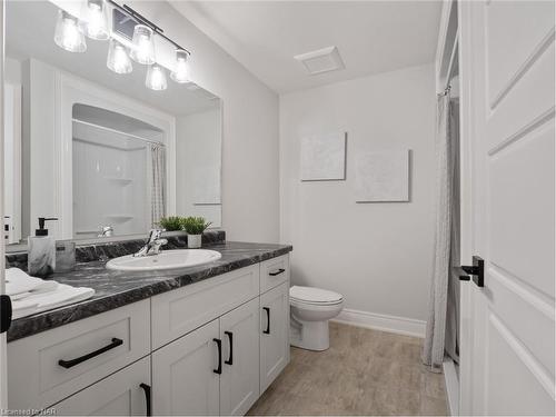32 Austin Drive, Welland, ON - Indoor Photo Showing Bathroom