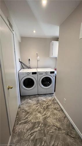 19 Aberdeen Court, Fort Erie, ON - Indoor Photo Showing Laundry Room