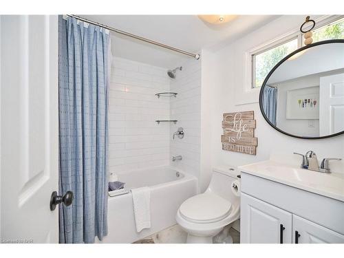 3913 Alexandra Road, Crystal Beach, ON - Indoor Photo Showing Bathroom