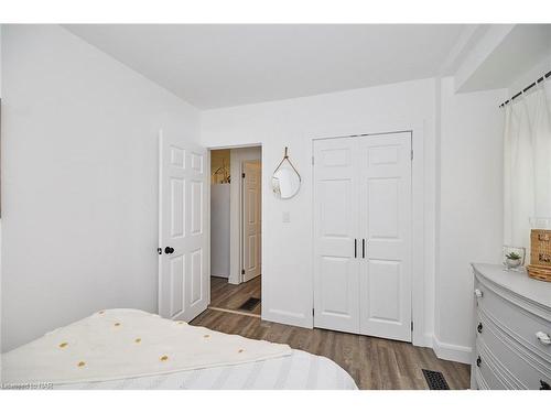 3913 Alexandra Road, Crystal Beach, ON - Indoor Photo Showing Bedroom