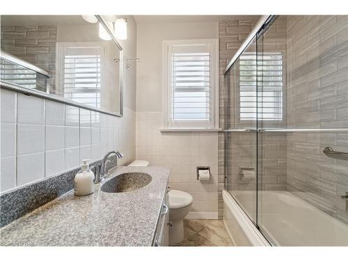 6616 Corwin Crescent, Niagara Falls, ON - Indoor Photo Showing Bathroom