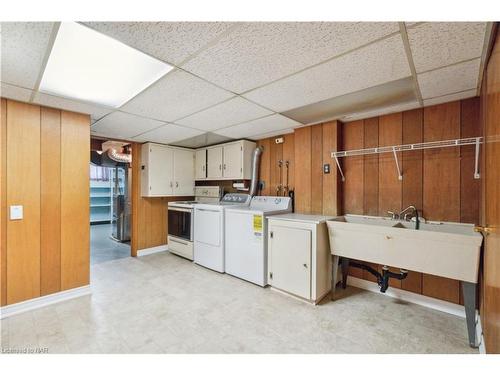 6616 Corwin Crescent, Niagara Falls, ON - Indoor Photo Showing Laundry Room