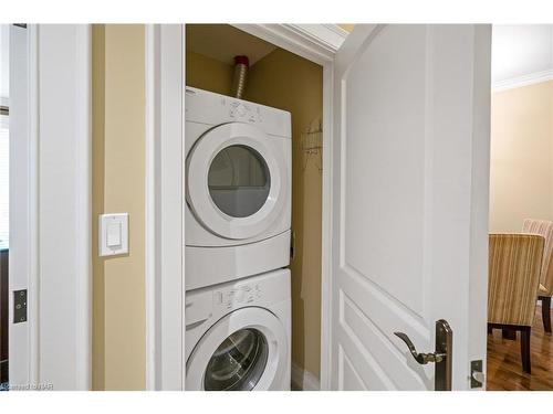 2-233 King Street, Niagara-On-The-Lake, ON - Indoor Photo Showing Laundry Room