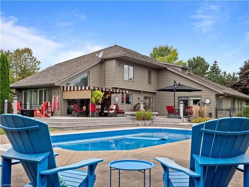 699 Read Road, Niagara-On-The-Lake, ON - Outdoor With In Ground Pool With Backyard