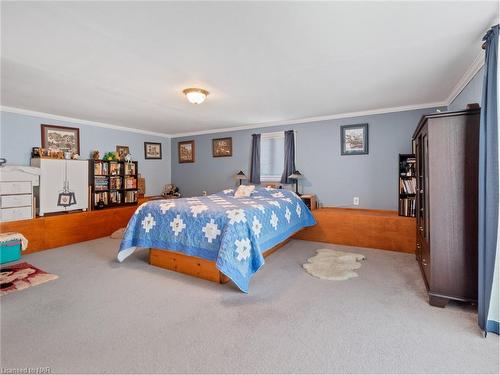 1563 Thompson Road, Fort Erie, ON - Indoor Photo Showing Bedroom