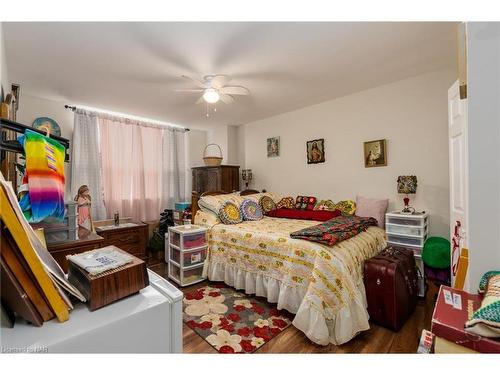 903-35 Towering Heights Boulevard, St. Catharines, ON - Indoor Photo Showing Bedroom