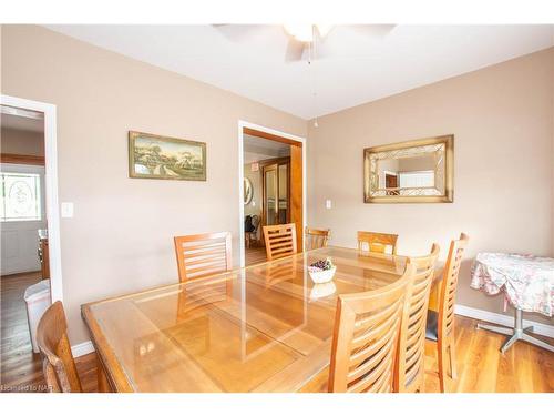 9268 Lundys Lane Lane, Niagara Falls, ON - Indoor Photo Showing Dining Room