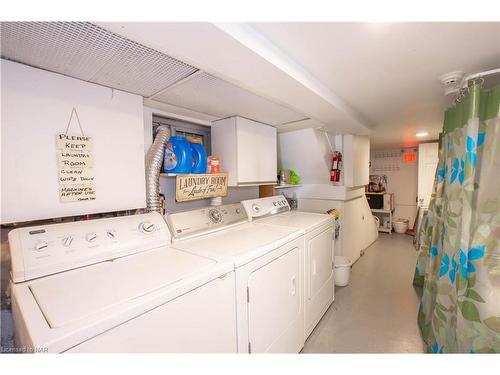 9268 Lundys Lane Lane, Niagara Falls, ON - Indoor Photo Showing Laundry Room