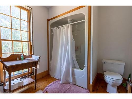 3079 Niagara Parkway, Fort Erie, ON - Indoor Photo Showing Bathroom