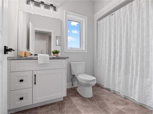 211 Sycamore Street, Welland, ON - Indoor Photo Showing Bathroom