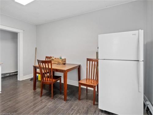 55 Chapel Street S, Thorold, ON - Indoor Photo Showing Dining Room