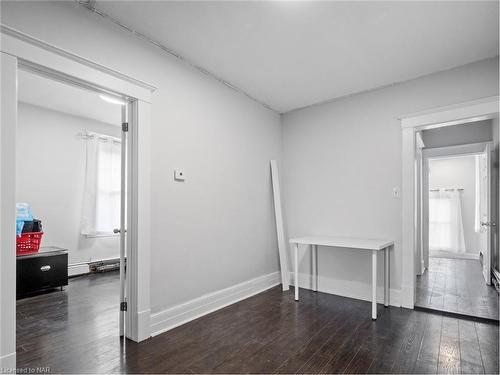 55 Chapel Street S, Thorold, ON - Indoor Photo Showing Other Room