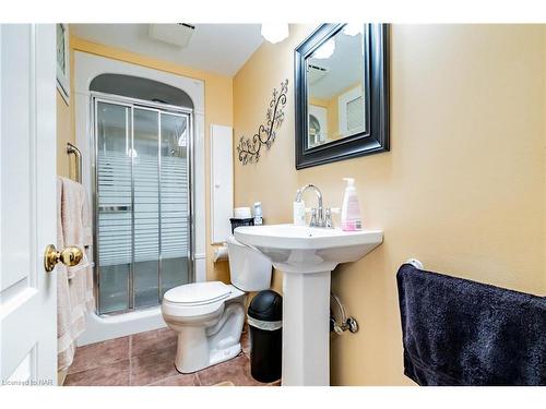 1 Lakewood Crescent, Port Colborne, ON - Indoor Photo Showing Bathroom