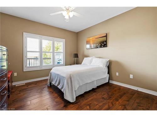 6-4399 Montrose Road, Niagara Falls, ON - Indoor Photo Showing Bedroom