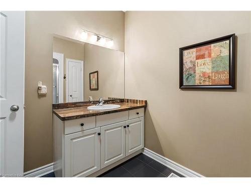 6-4399 Montrose Road, Niagara Falls, ON - Indoor Photo Showing Bathroom