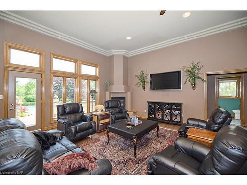 2122 Nigh Road, Fort Erie, ON - Indoor Photo Showing Living Room With Fireplace