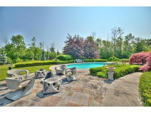 2122 Nigh Road, Fort Erie, ON - Outdoor With In Ground Pool
