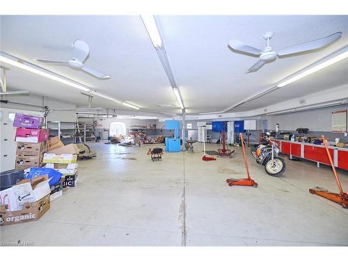 2122 Nigh Road, Fort Erie, ON - Indoor Photo Showing Garage