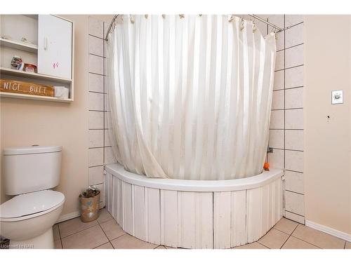255 Mellanby Avenue, Port Colborne, ON - Indoor Photo Showing Bathroom