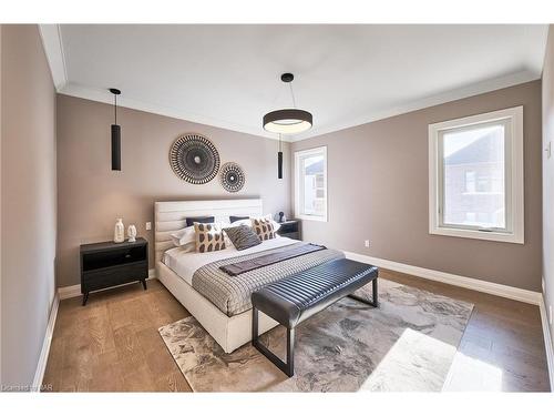 454 Old Course Trail, Welland, ON - Indoor Photo Showing Bedroom