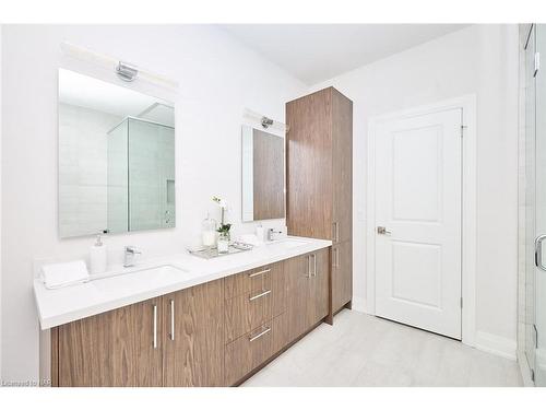 3568 Edinburgh Road, Stevensville, ON - Indoor Photo Showing Bathroom